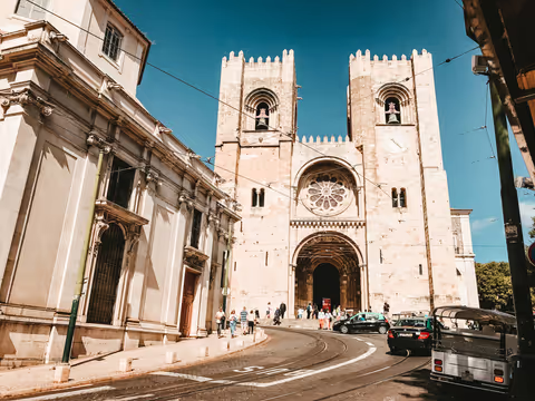 Full day Lisbon architecture tour with an art historian