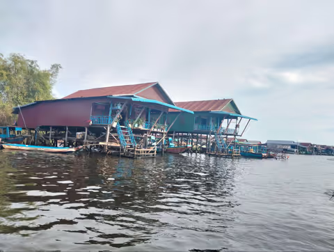 Kampong Phluk Floating Village Private Tour