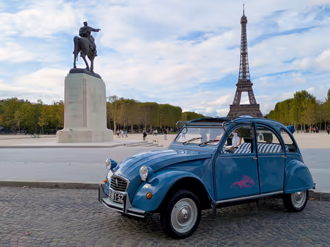 Paris Highlights by Vintage 2CV — 1.5-Hour Private Daytime Tour