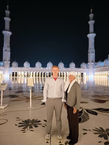 Abu Dhabi Night Tour: Explore the City’s Stunning Lights & Landmarks
