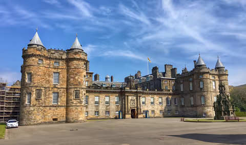 Palace to Castle Old Town Private Walking Tour