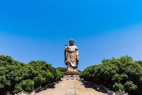 Private Wuxi Day Trip from Shanghai: Lingshan Grand Buddha & Three Kingdoms City
