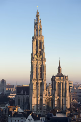 Exploring Antwerp city with tasting