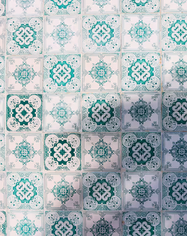 Portuguese Decorative Arts: Crafts, Design & Tradition