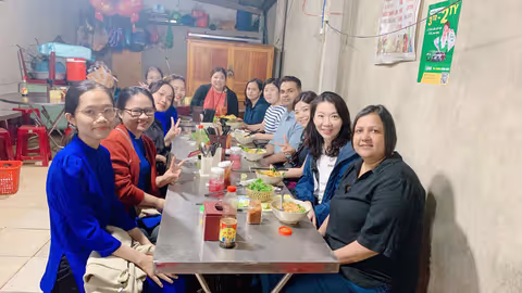 Taste Whole Hoi An Street Foods with Lady Riders