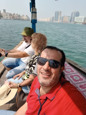 Private walking tour of Old Dubai with Water taxi ride