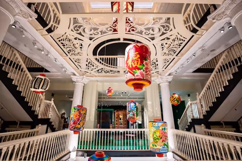 Peranakan Heritage Half-Day Tour: From Museum to Food and Shophouses