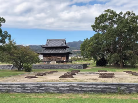 To Koyasan from Wakayama city : the corridor of nation building history