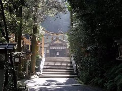 Walking along historical trail of Nara (4)