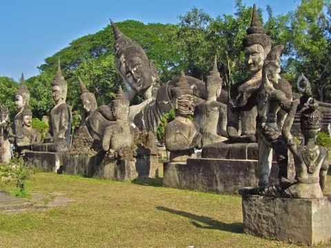 1 Day Vientiane City Tour and Buddha Park