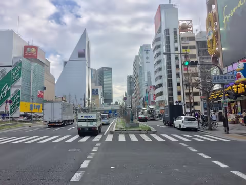 Full-Day Private Guided Tour to Osaka Modern City