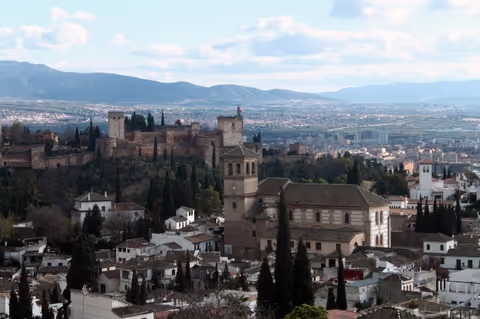 Albaicin and Sacromonte with an architect