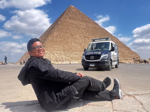 Layover Day Tour (Giza Pyramids, Museum & old Cairo)
