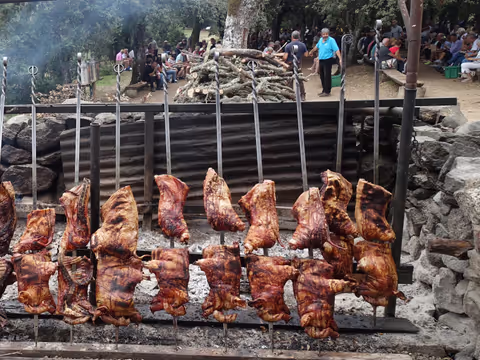 LUNCH WITH THE SHEPHERDS OF SARDINIA ( ORGOSOLO )