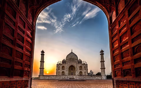 Sunrise Taj Mahal Tour By Car From Delhi