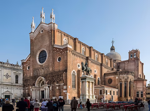 3 hours walking tour: Off the beaten tracks in Castello