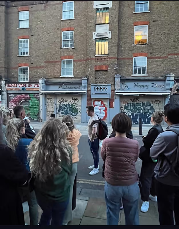 London Private Tour - Alan guiding Jack The Ripper