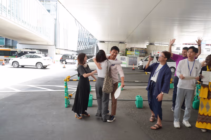 Chiba Private Tour - I tried doing free hugs in Shibuya, Tokyo.