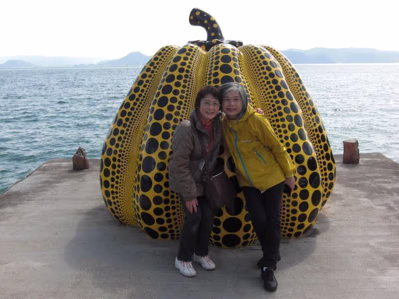 Fukuoka Private Tour - Yellow Pumpkin ( with a traveler from Taiwan) @ Benesse art area 