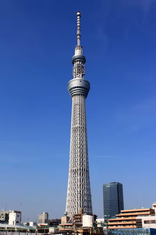 Saitama Private Tour - "The Tokyo-Sky-Tree" is a broadcast tower for television and radio with 634 meters tall. It has a cylindrical central column to dampen earthquake vibration. And because of this, it will never collapse. The tower has two decks at 350 and 450 meters. The Tokyo-Sky-Tree lets you to enjoy the landscape of Tokyo. (Image by Flickr.com)