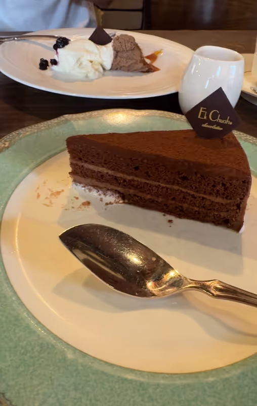 Osaka Private Tour - Retro cafe