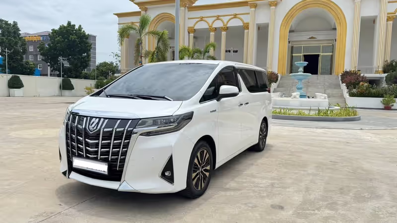 Phnom Penh Private Tour - VIP Van for travelers