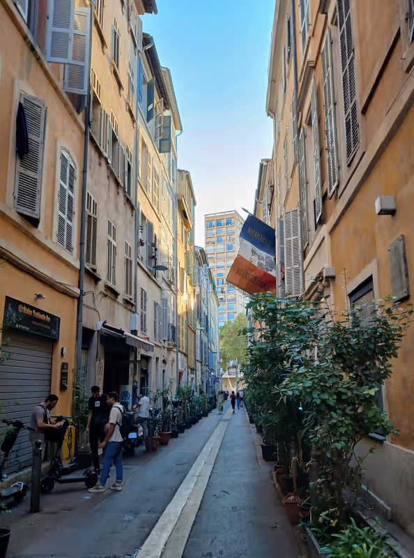 Marseille Private Tour - The memorial of the Marseillaise in Belsunce, the site commemorates both the french national hymn and the Club de la Rue Thubaneau, an influential intellectual circle that shaped much of the revolutionary movement in the south. 