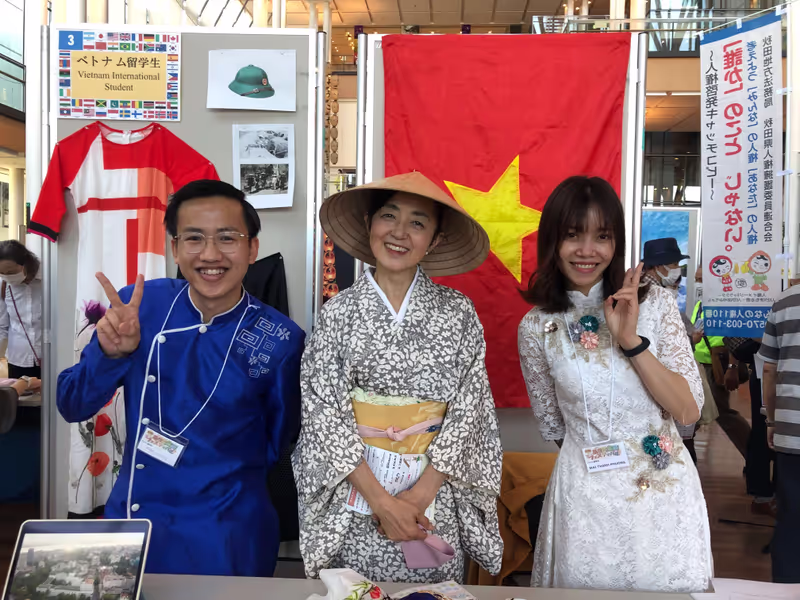 Akita Private Tour - My Vietnamese friends