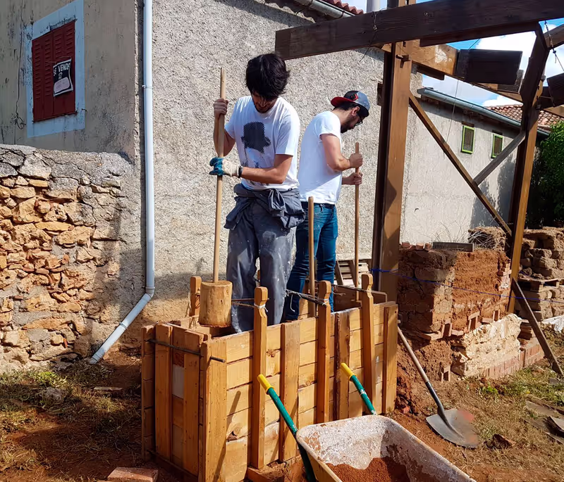 Granada Private Tour - Developing "tapial" a medieval construction technique
