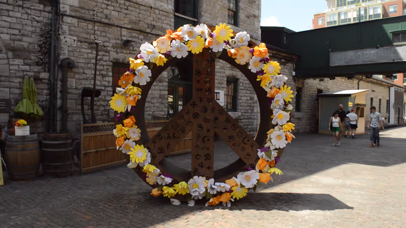 Ontario Private Tour - Peace @ The Distillery District