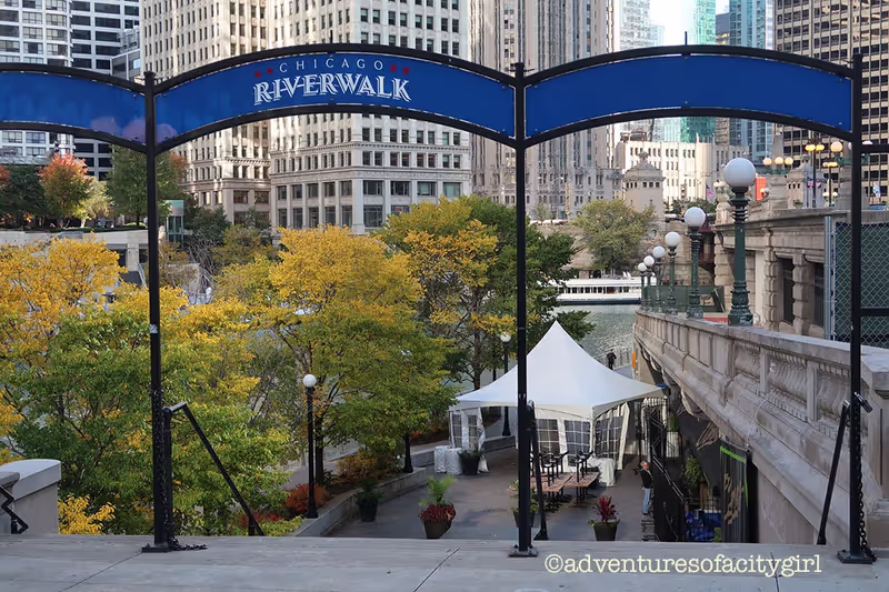 Chicago Private Tour - Chicago Riverwalk