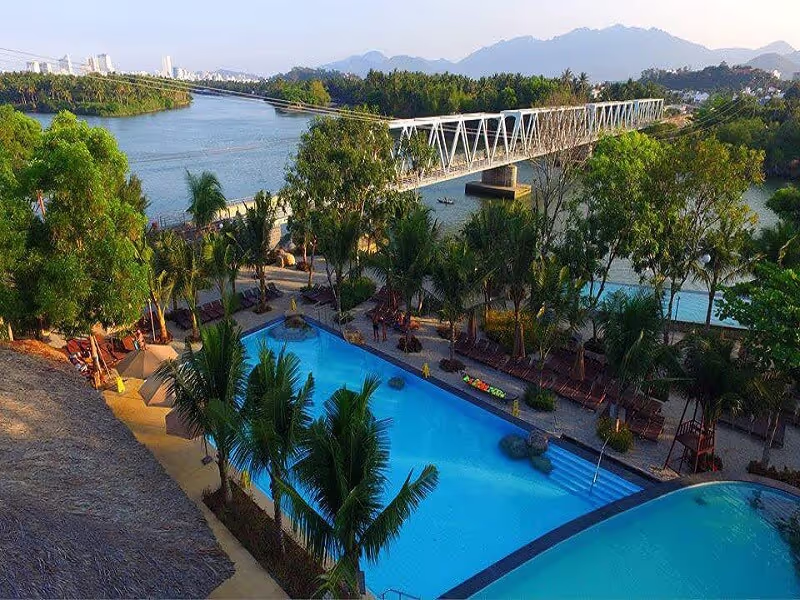 Nha Trang Private Tour - Swimming pool