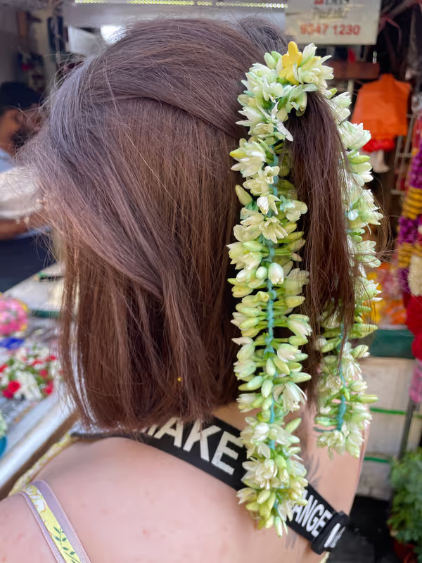 Singapore Private Tour - Indian hair decorations 
