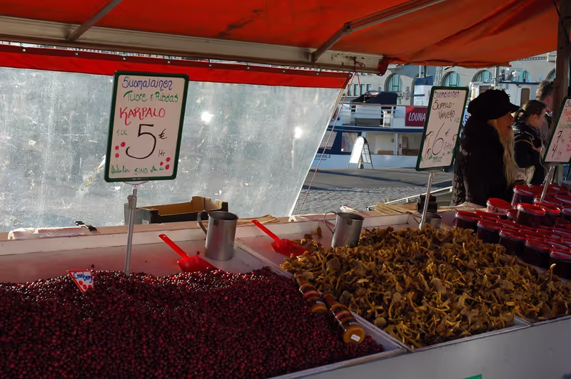 Helsinki Private Tour - Market square