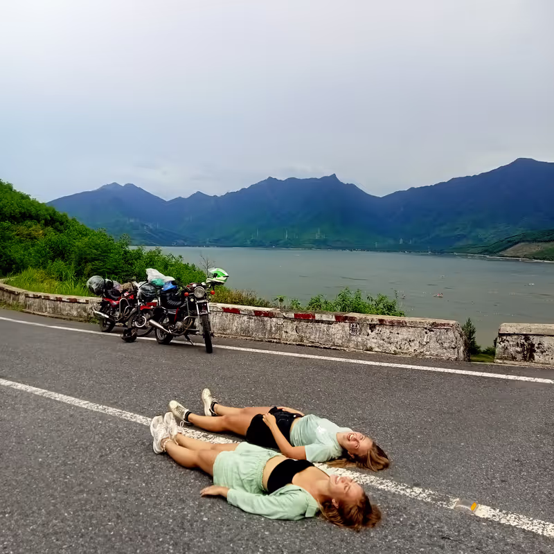 Thua Thien Private Tour - Relaxing on the way 