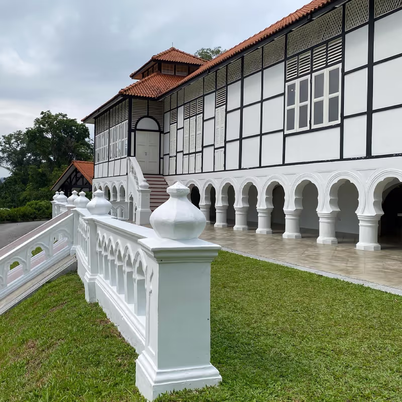 Singapore Private Tour - Colonial House in the Singapore Botanic Garden