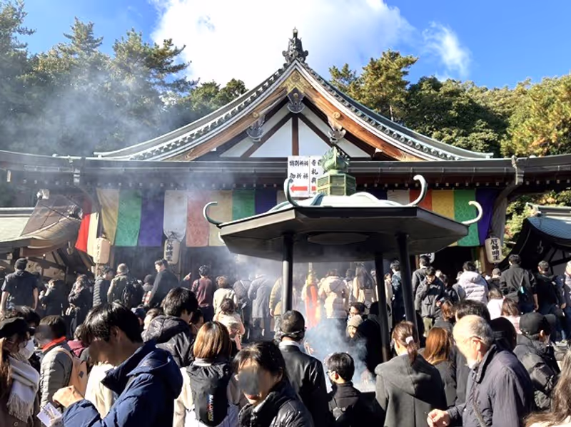 Osaka Private Tour - New Year's visit to a shrine