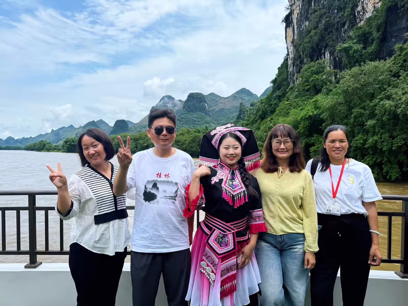 Guangxi Private Tour - Our team of guides