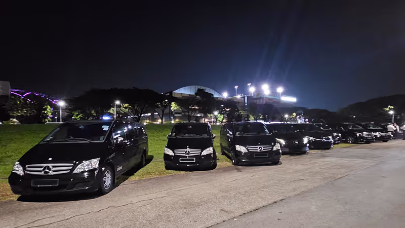 Singapore Private Tour - MICE Tour Fleet for Corporate Road Shows