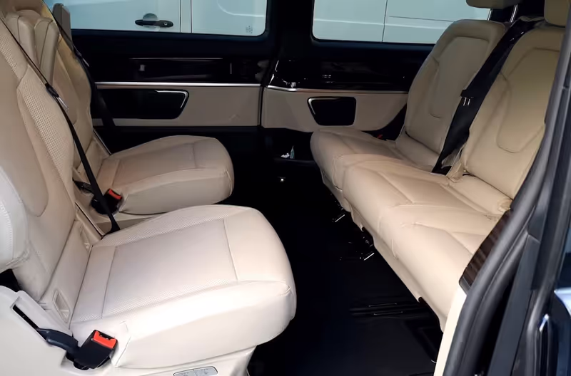 Bavaria Private Tour - MB V-Class 2250-300 XL 4MATIC (6 pax)