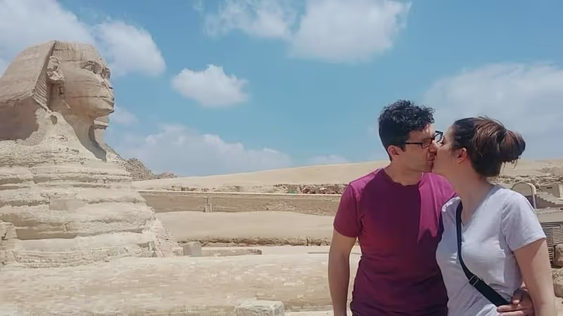Cairo Private Tour - Kiss her at the Sphinx! 