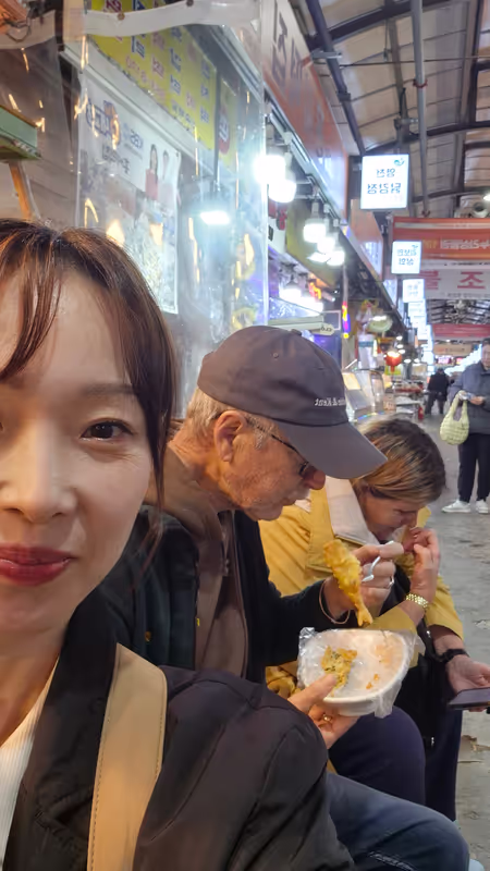 Seoul Private Tour - Enjoying street food!