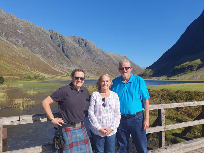 Edinburgh Private Tour - Guests and me in Glencoe