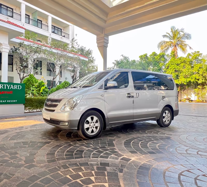 Siem Reap Private Tour - Minivan Starex