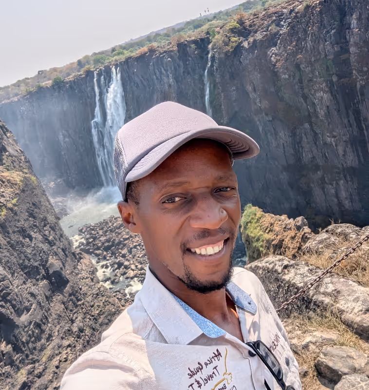 Matabeleland North Private Tour - Vincent 