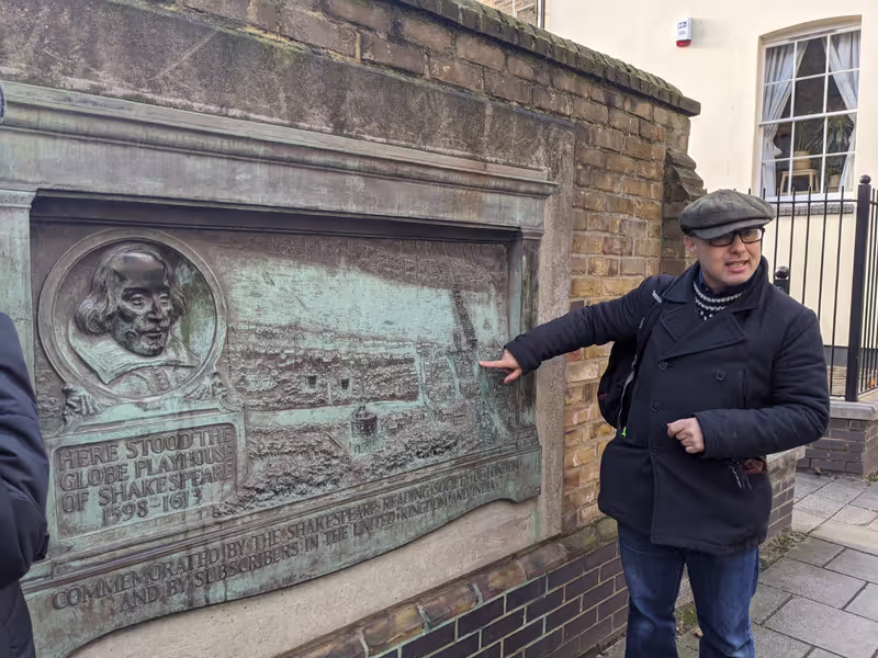 London Private Tour - Touring by Borough Market