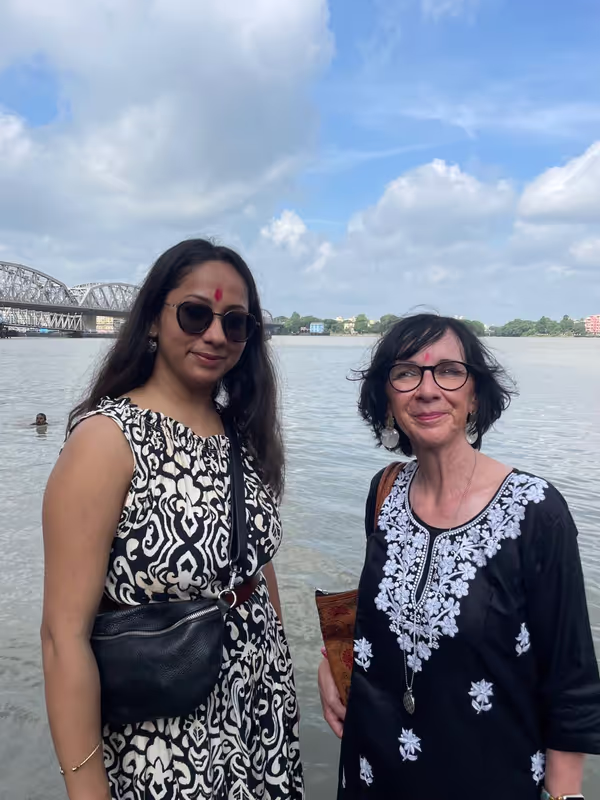 Kolkata Private Tour - near the holy river ganga