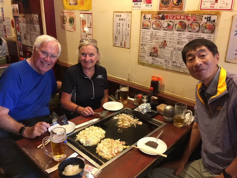 Chiba Private Tour - Eating Okonomiyaki with an American couple