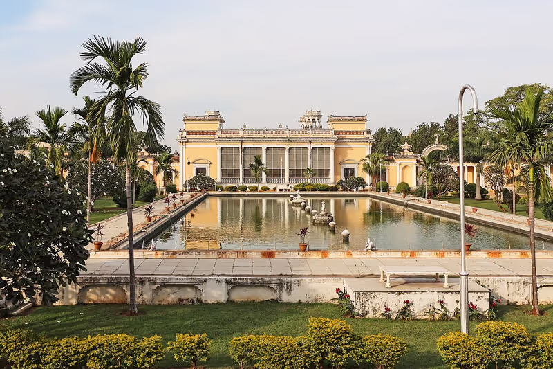 Hyderabad Private Tour - Palace pool 