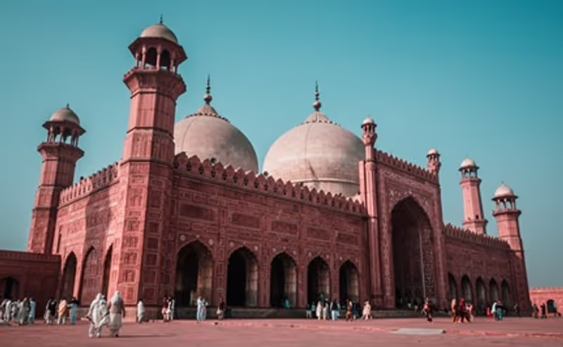 Lahore Private Tour - Badshahi Mosque